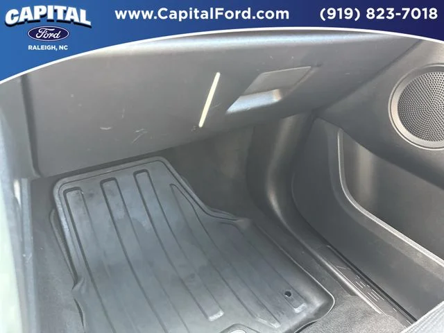 Used 2019  Land Rover HSE image 28