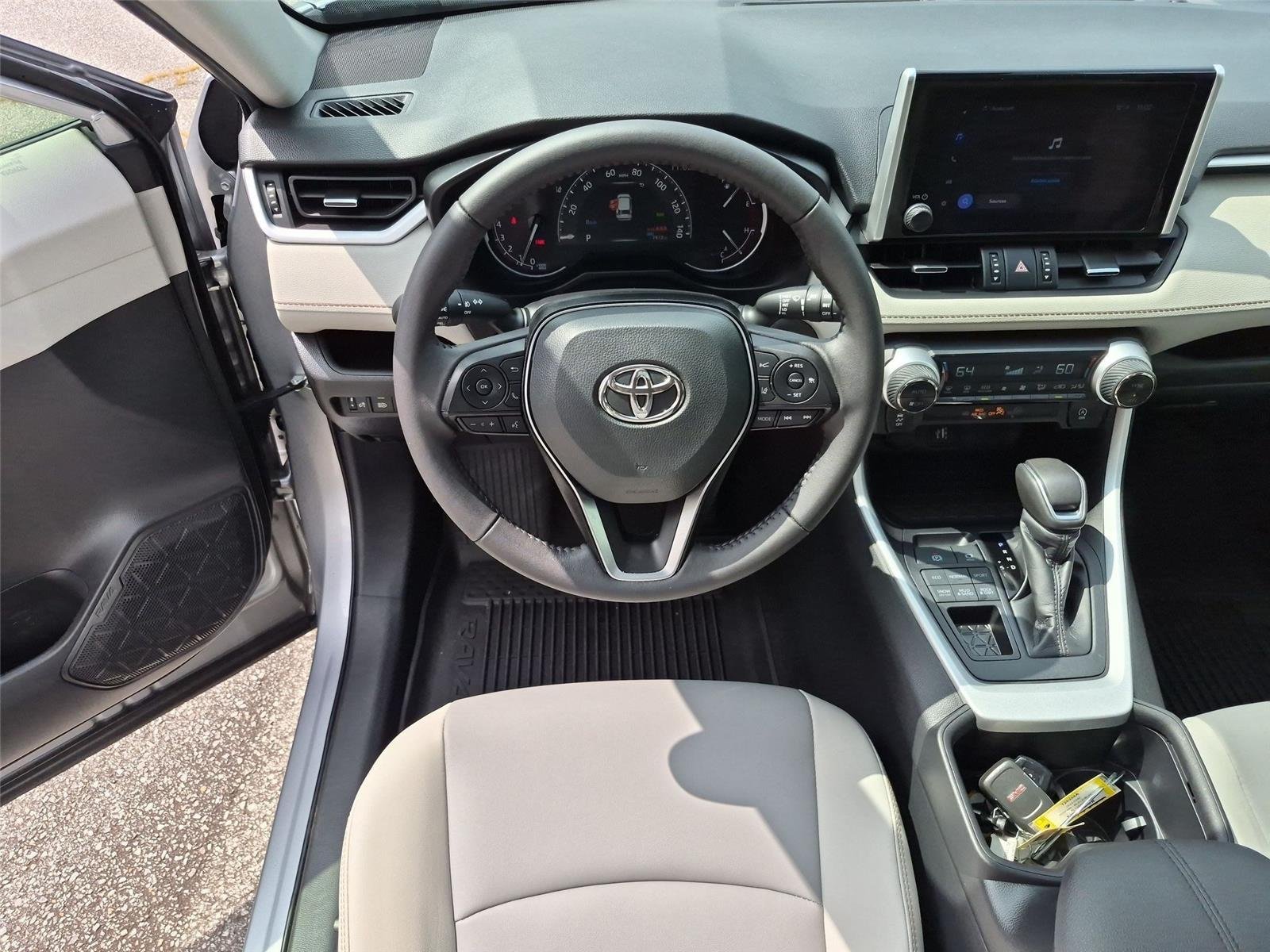 Used 2025 Silver Sky Metallic Toyota XLE Premium image 32