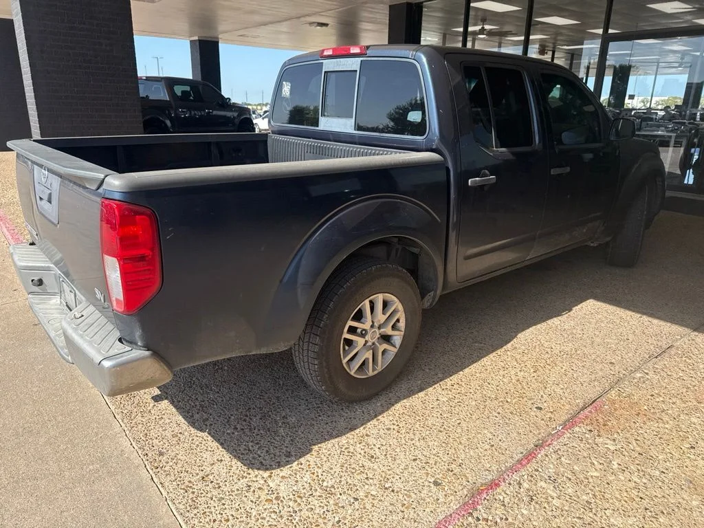 Used 2016 Blue Nissan SV image 5