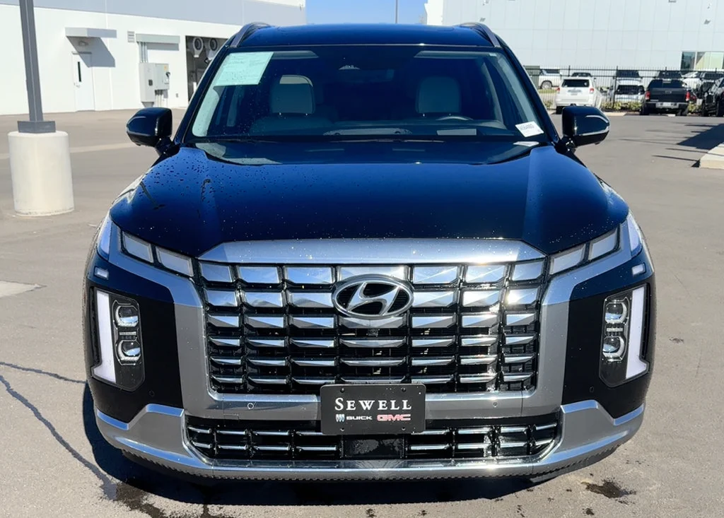 Used 2022 Maroon Hyundai Limited image 13