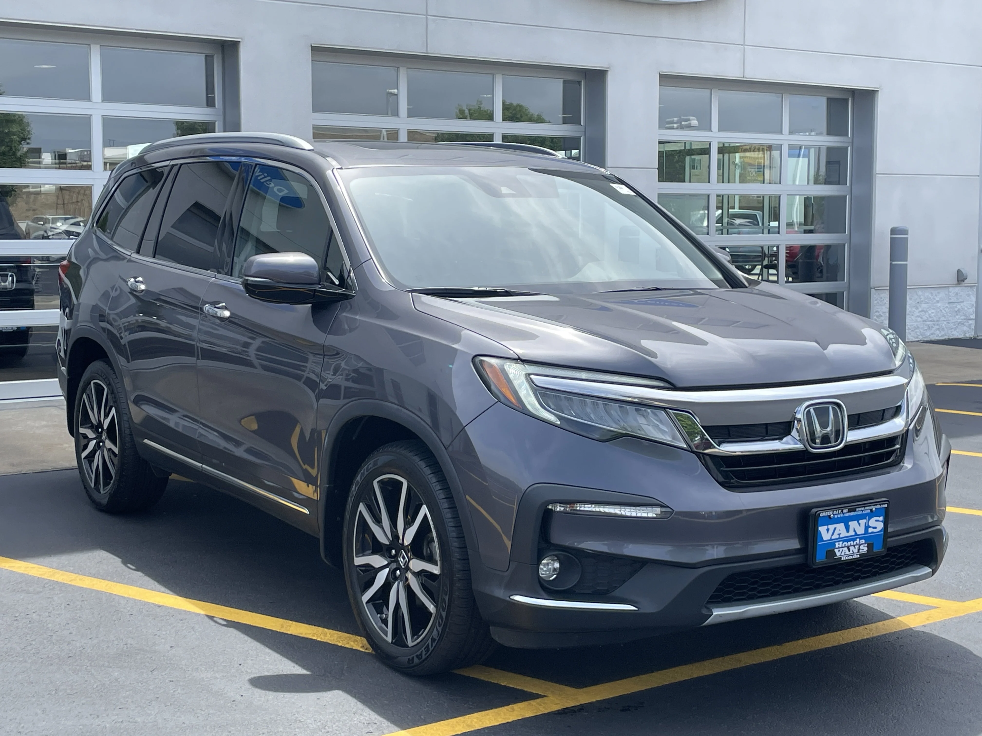 Used 2020 Gray Honda Touring 7-Passenger image 1