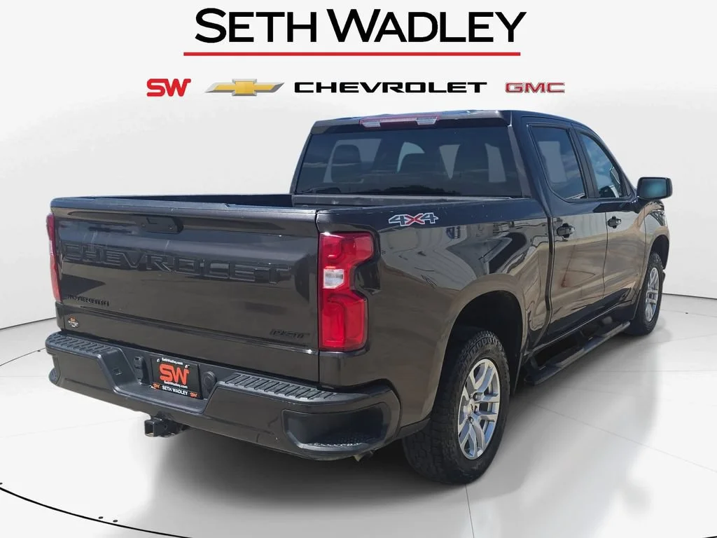 Used 2021 Oxford Brown Metallic Chevrolet RST image 8