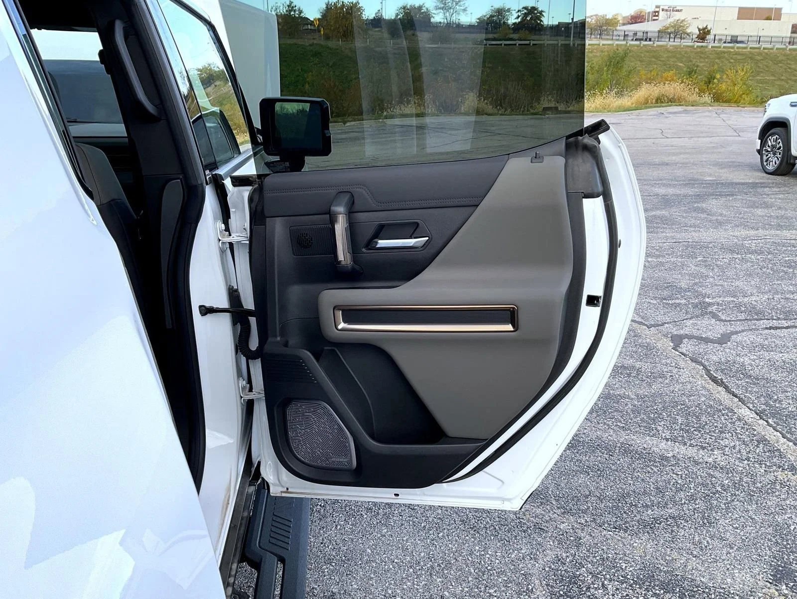 2025 GMC HUMMER EV 2X - Photo 17