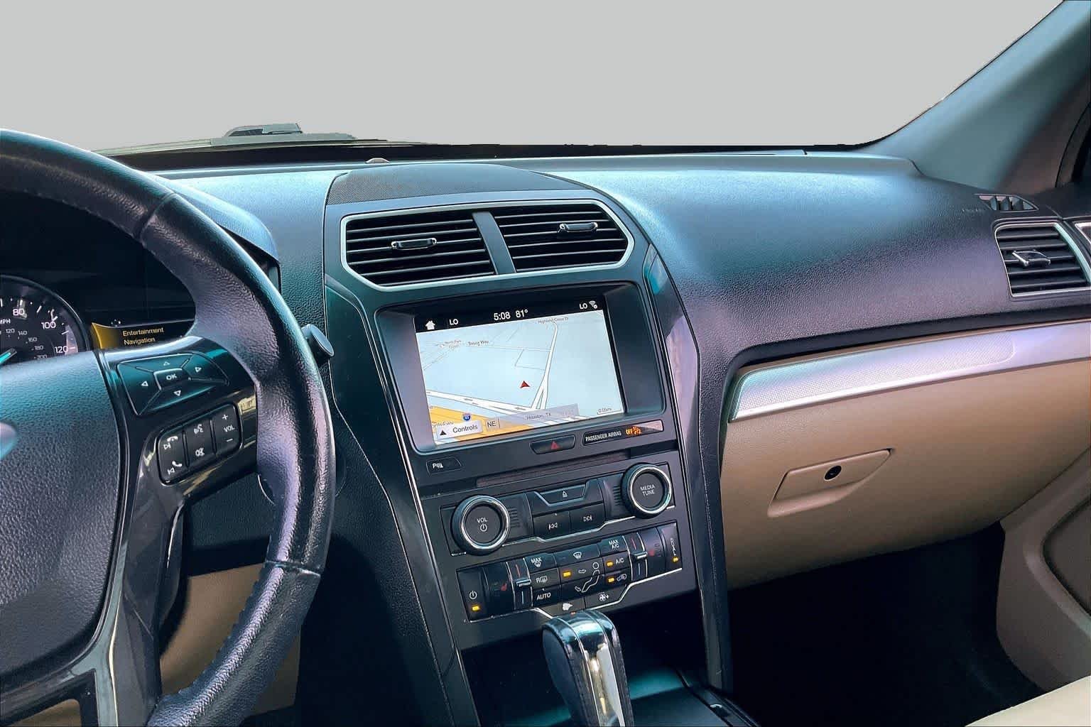 Used 2017 Smoked Quartz Metallic Tinted Clearcoat Ford XLT image 7