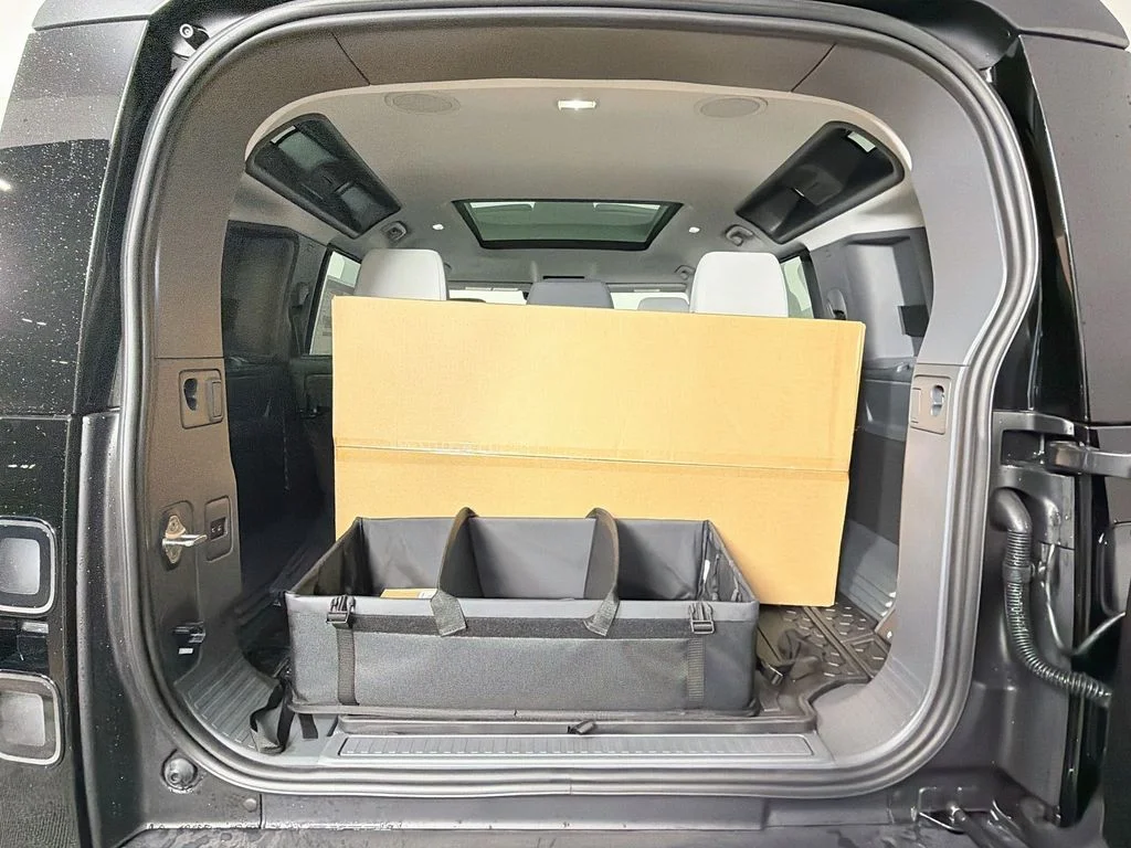 New 2026 Carpathian Grey Land Rover X-Dynamic SE image 28