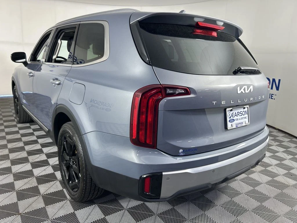 2024 Kia Telluride S - Photo 10