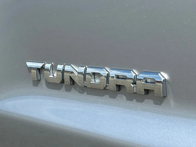 Used 2017 Silver Toyota SR5 image 13