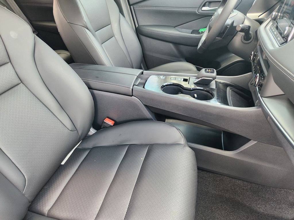 New 2026 Obsidian Green Pearl Nissan Dark Armor™ image 13