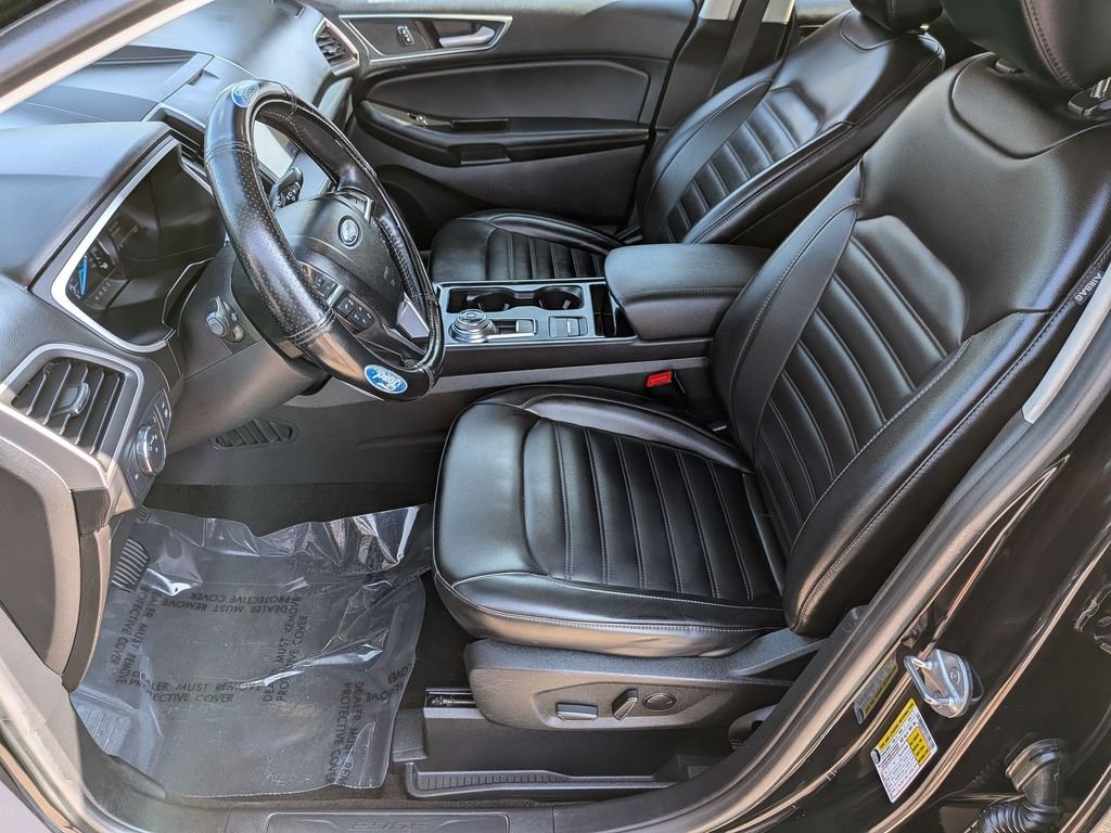 Used 2020 Black Ford SEL image 15