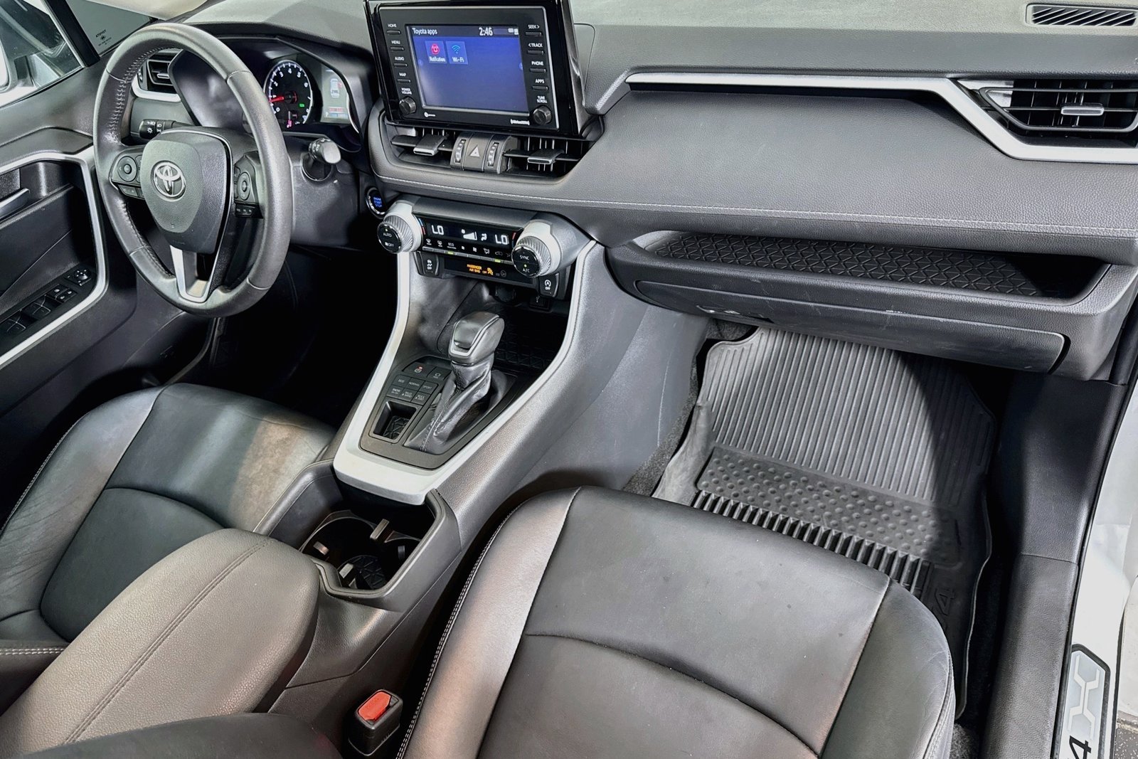 Used 2022 Blizzard Pearl Toyota XLE Premium image 27