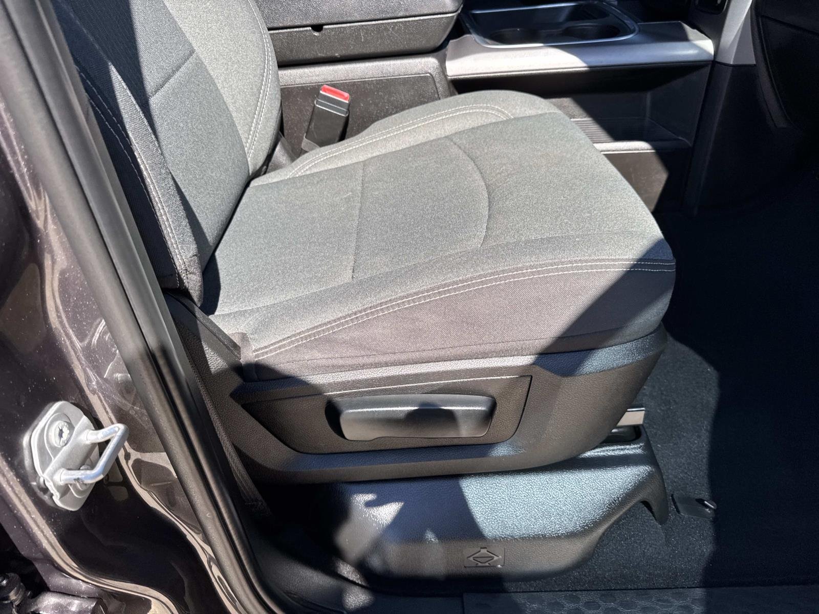 Used 2022 Granite Crystal Metallic Clearcoat Ram Warlock image 11