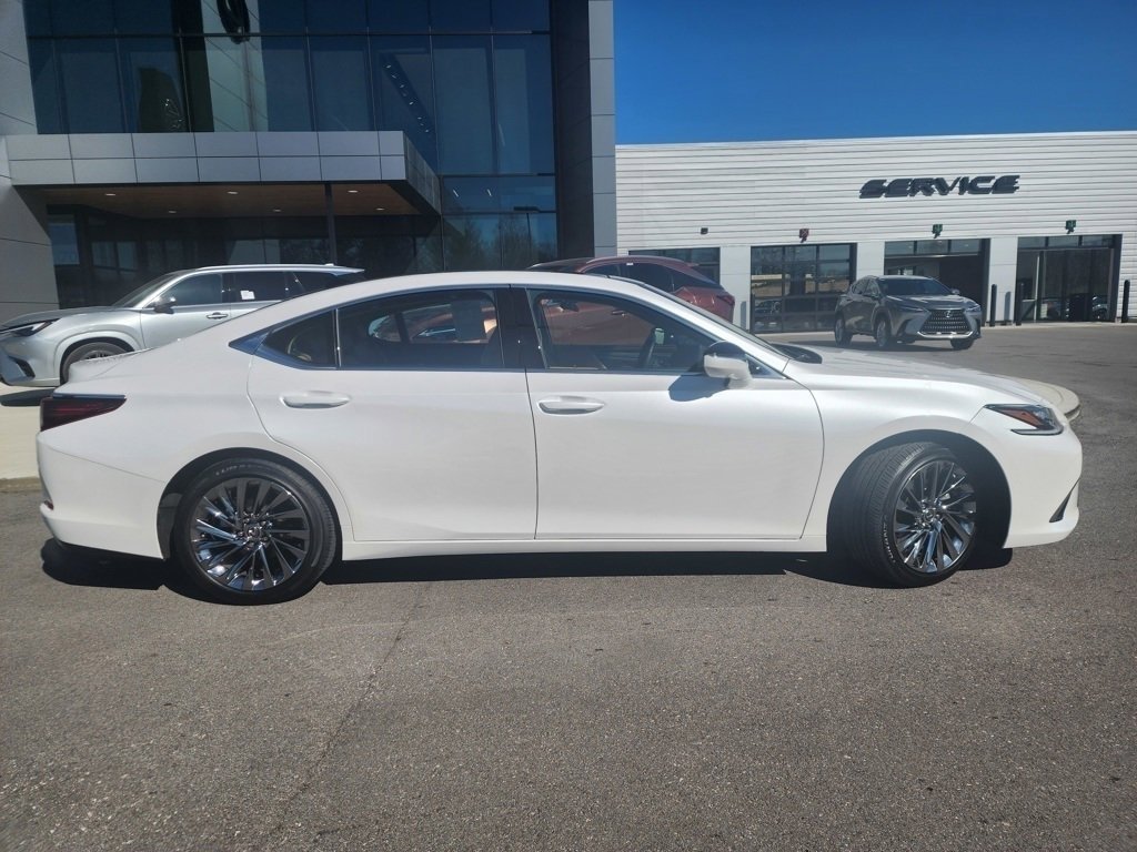 Used 2025 Eminent White Pearl Lexus 350 Ultra Luxury image 23