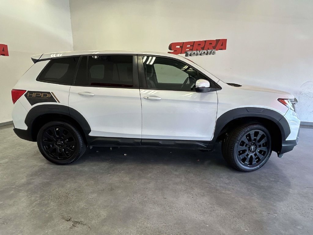 Used 2023 White Honda EX-L image 2