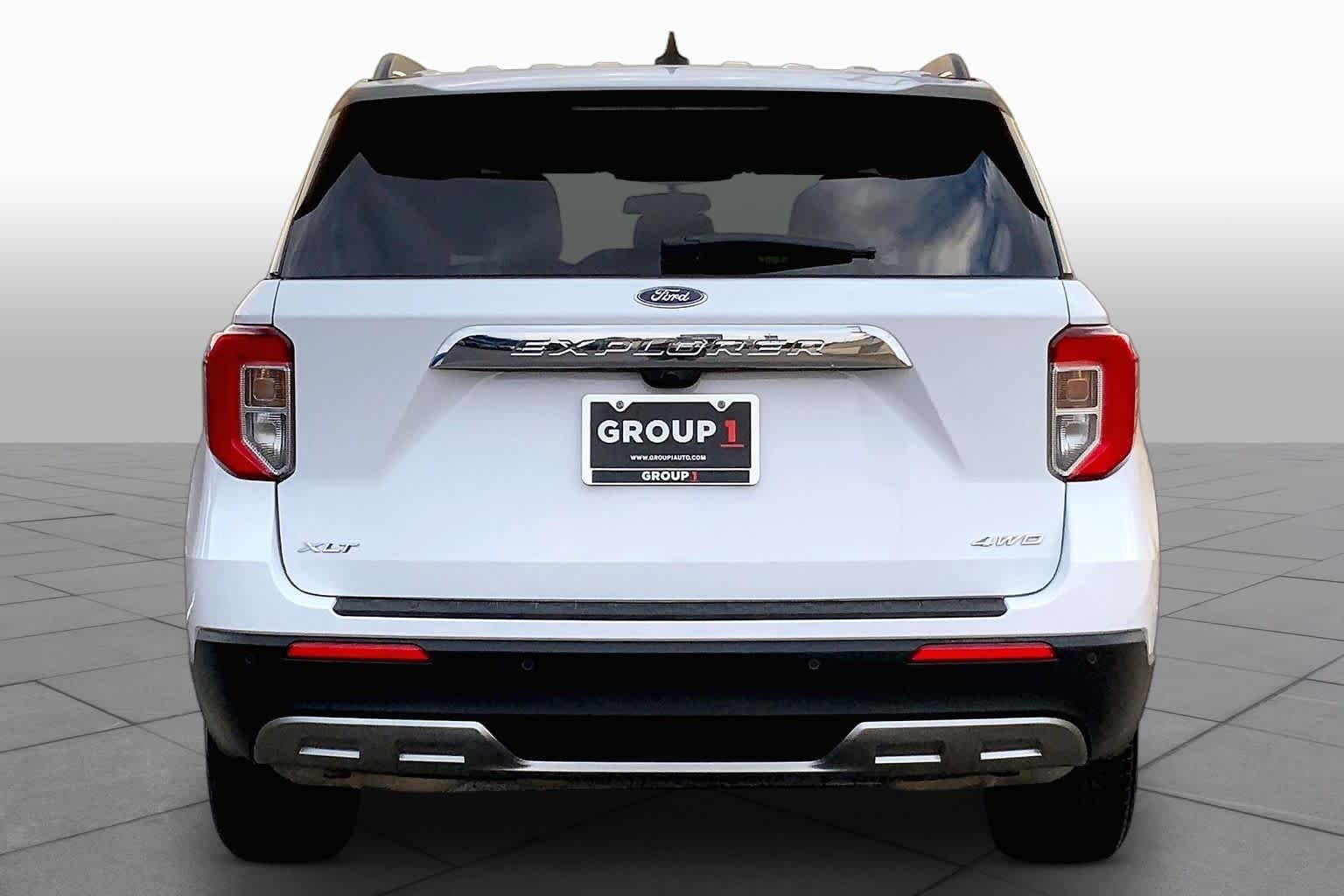 Certified Used 2024 Oxford White Ford XLT image 4