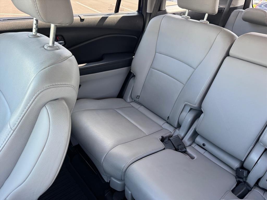 Used 2019 Obsidian Blue Pearl Honda EX-L image 16