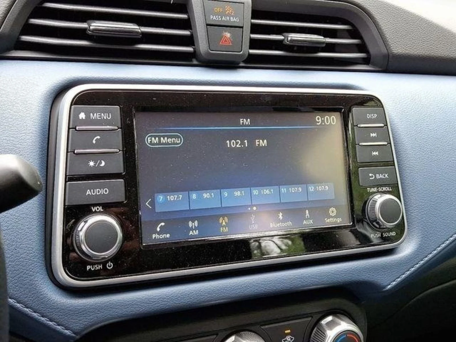 2025 Nissan Versa Sedan SV - Photo 12