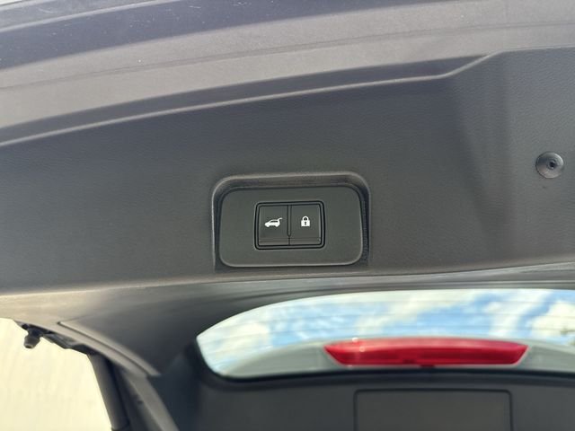 Used 2022 Gray Nissan SL image 13