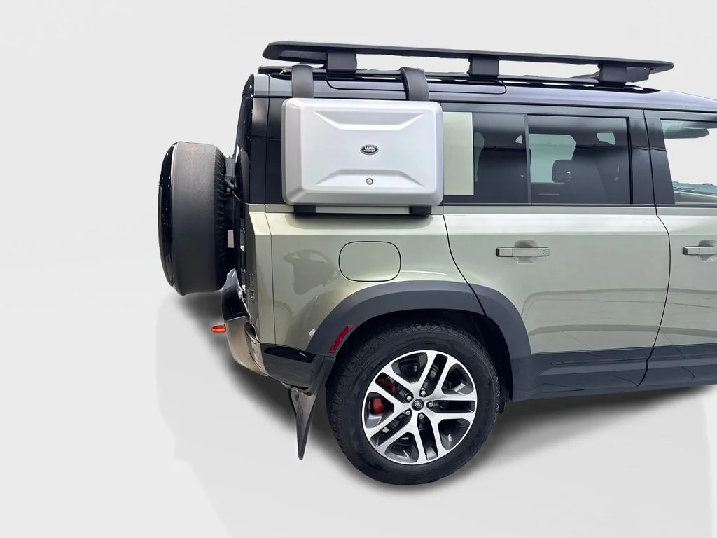 Used 2023 Green Land Rover X image 16