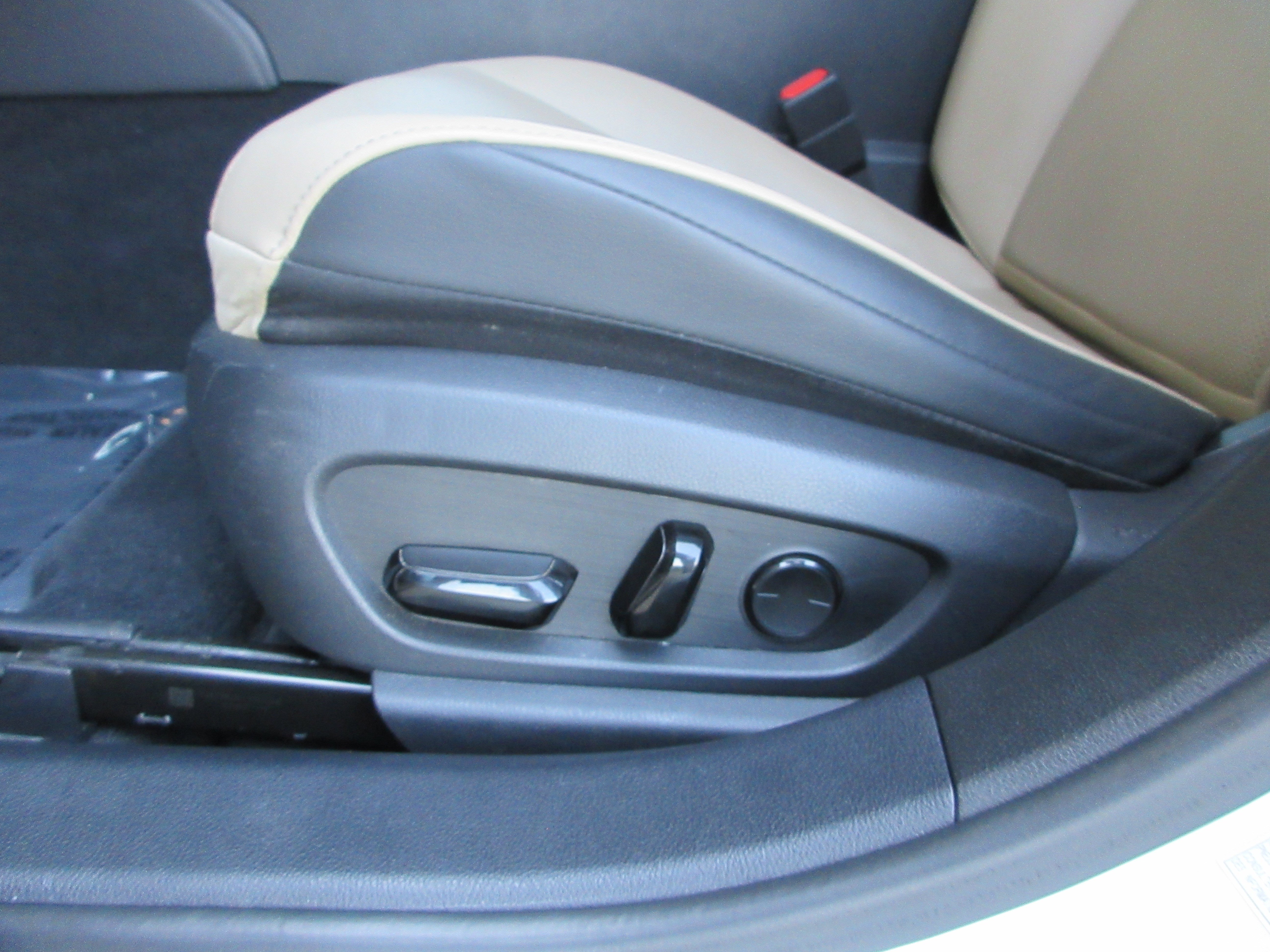 Used 2021 White Lexus 250 image 32