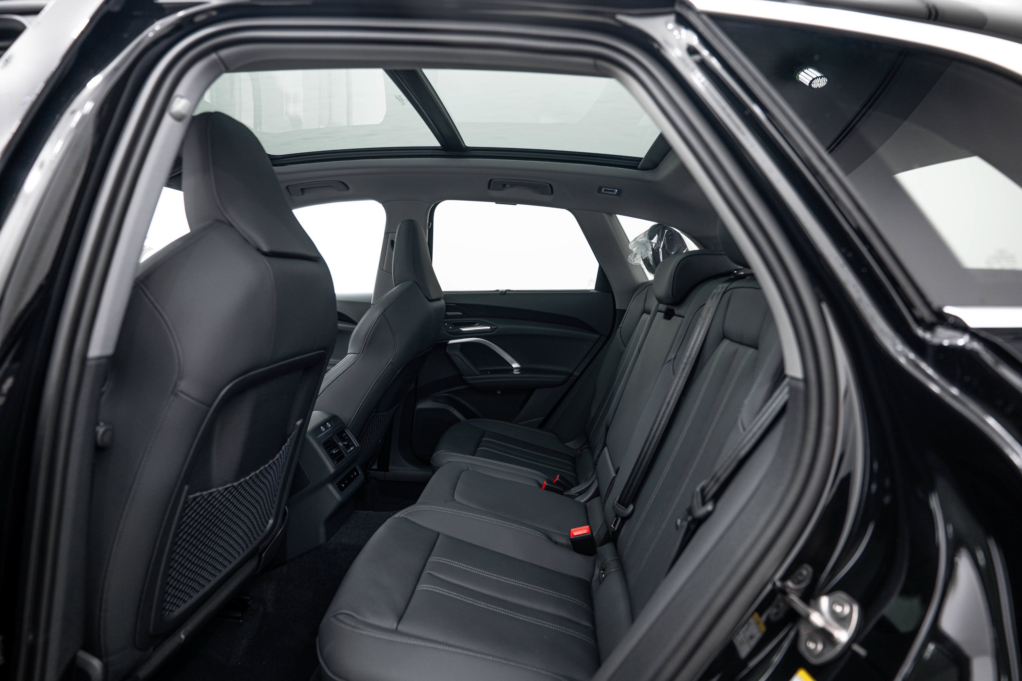 New 2026 MYTHOS BLACK Audi Prestige image 19