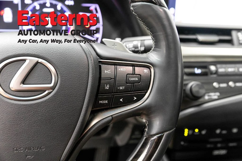 Used 2019 Silver Lexus 350 Ultra Luxury image 16