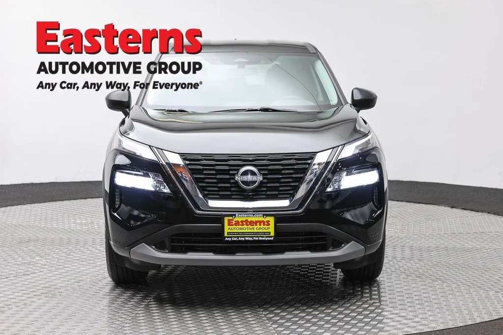 Used 2023 Black Nissan S image 2