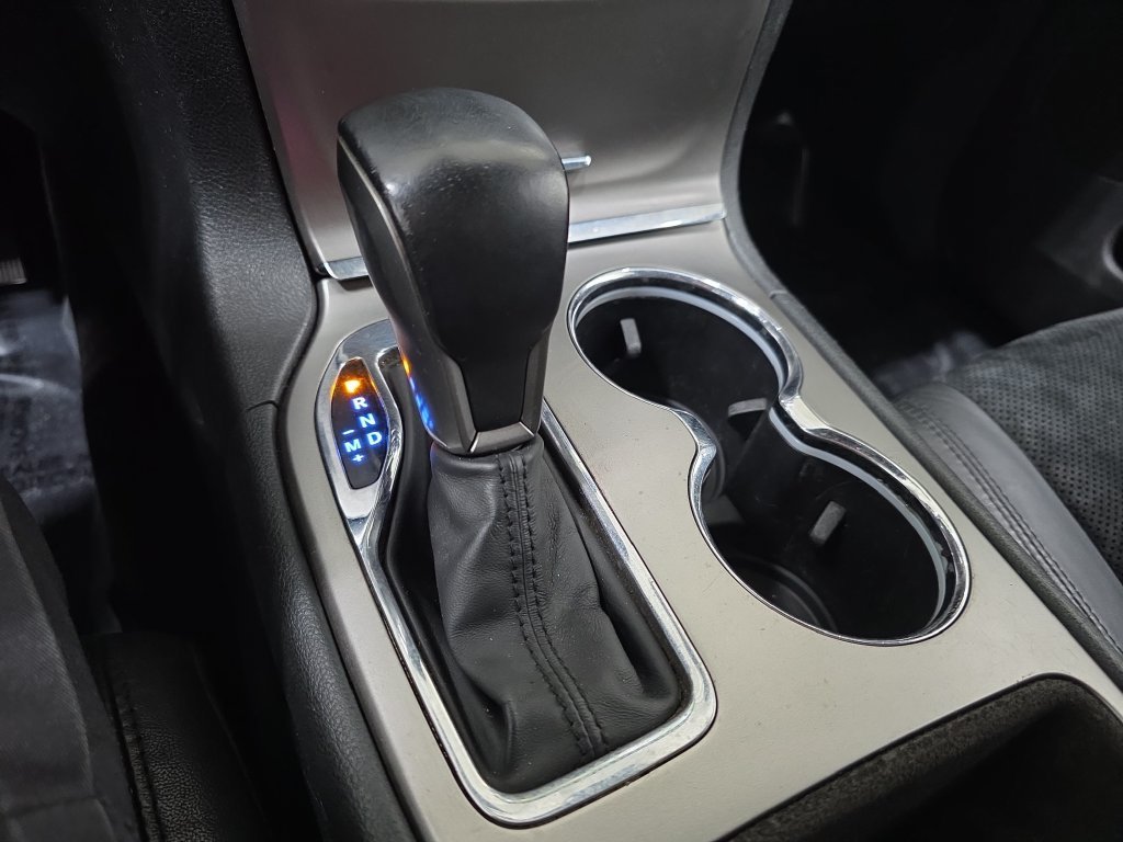 Used 2018 Bright White Clearcoat Jeep Altitude image 24