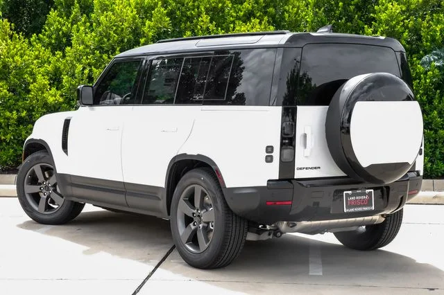 New 2026 Fuji White Land Rover S image 13