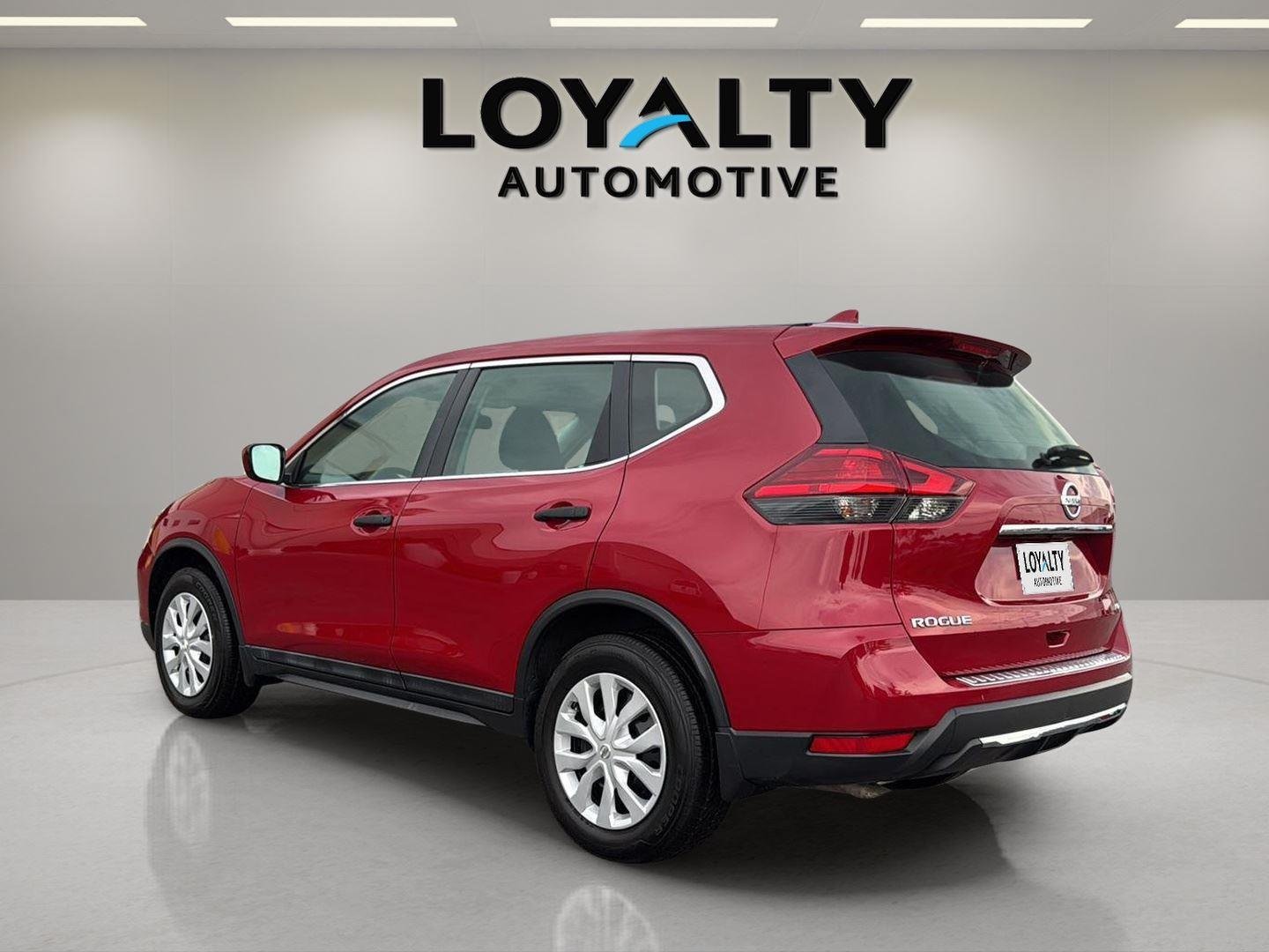 Used 2017 Palatial Ruby Nissan S image 3