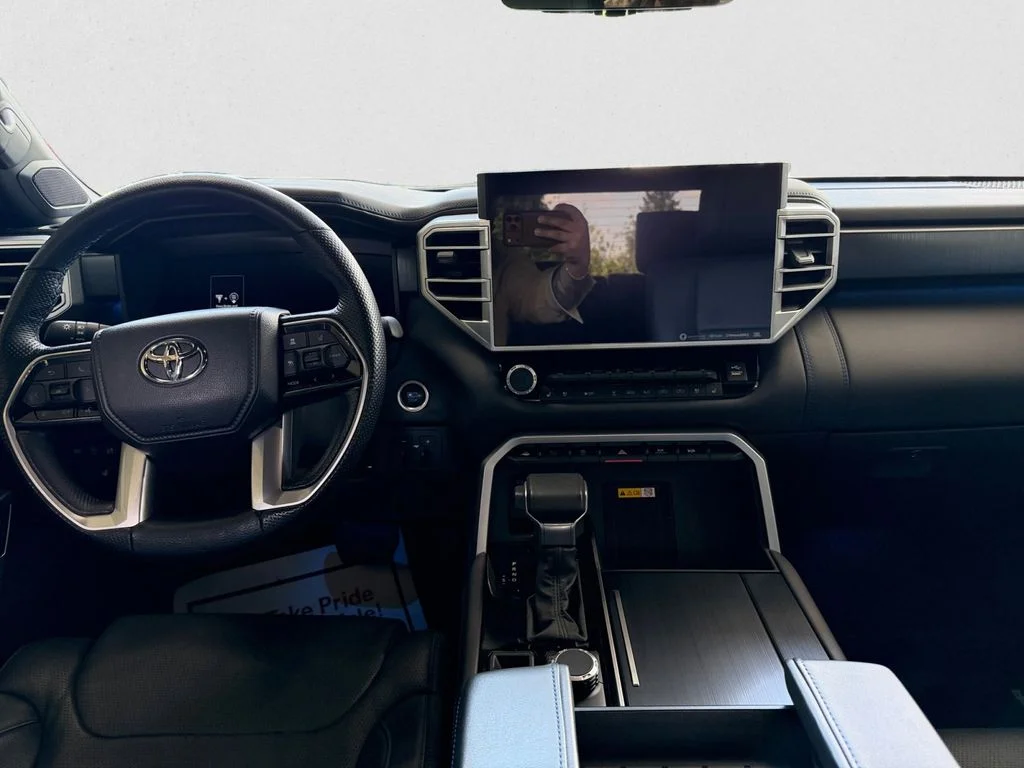Used 2023  Toyota Platinum image 6