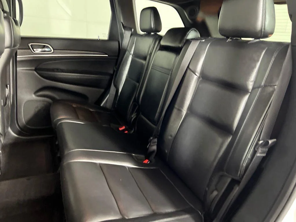Used 2018 Bright White Clearcoat Jeep Limited image 25