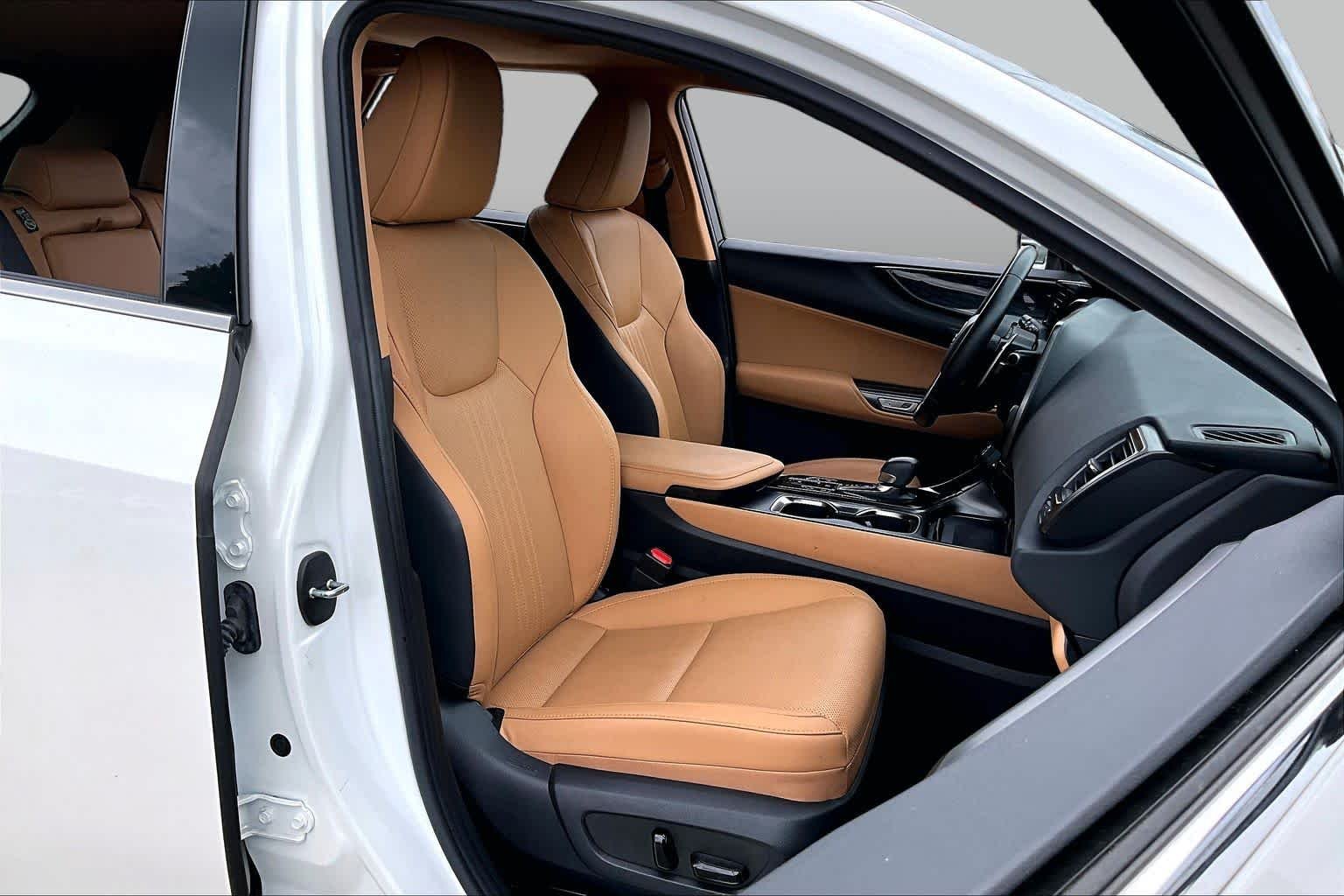 Used 2024 Eminent White Pearl Lexus Premium image 8