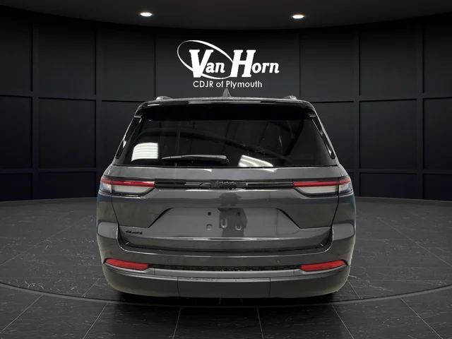 New 2026 Baltic Gray Metallic Clear-Coat Exterior Paint Jeep Altitude image 6