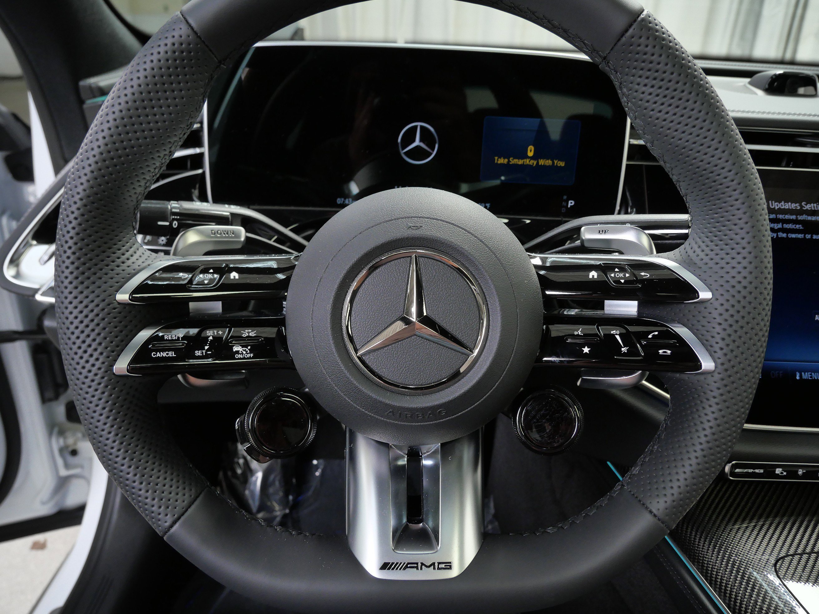 New 2026 MANUFAKTUR Moonlight White Metallic Mercedes-Benz AMG® E 53 E 4MATIC+ Sedan image 15