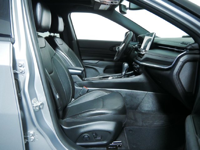 Used 2023 Silver Jeep High Altitude image 12