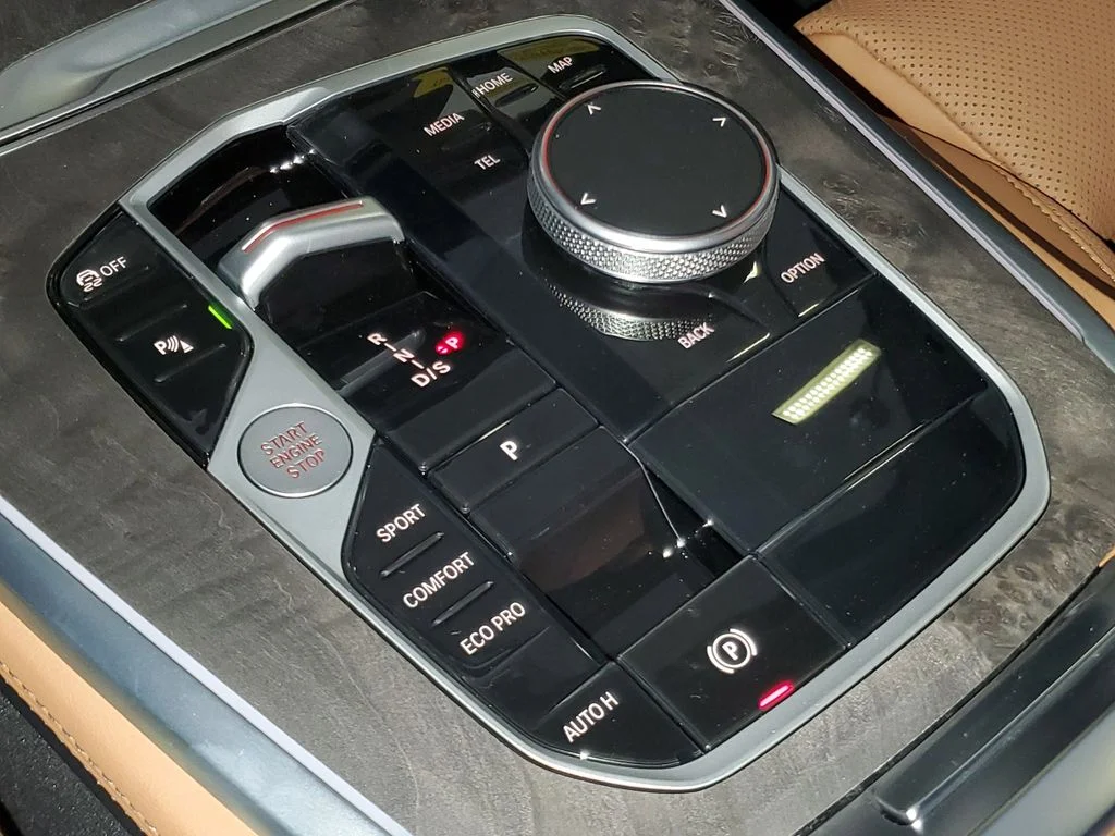 New 2026 Black Sapphire Metallic BMW sDrive40i image 25