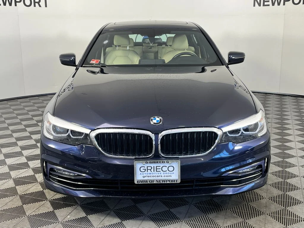 Used 2017 Blue BMW 530i xDrive image 4