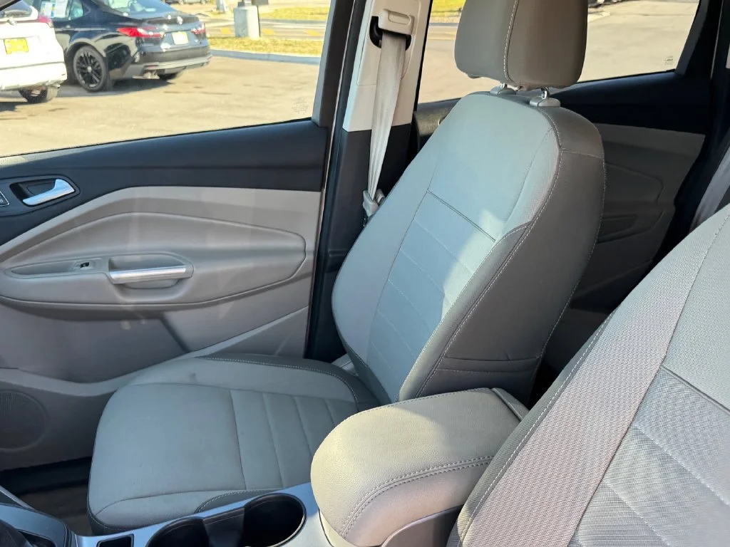 Used 2015 Silver Ford SE image 7