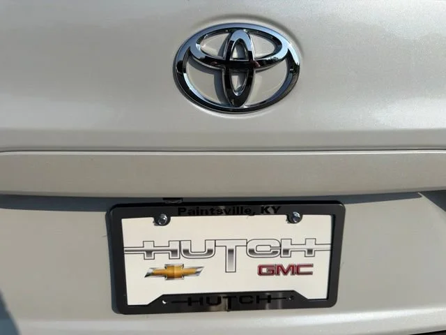 Used 2026 Off-white Toyota LE image 17