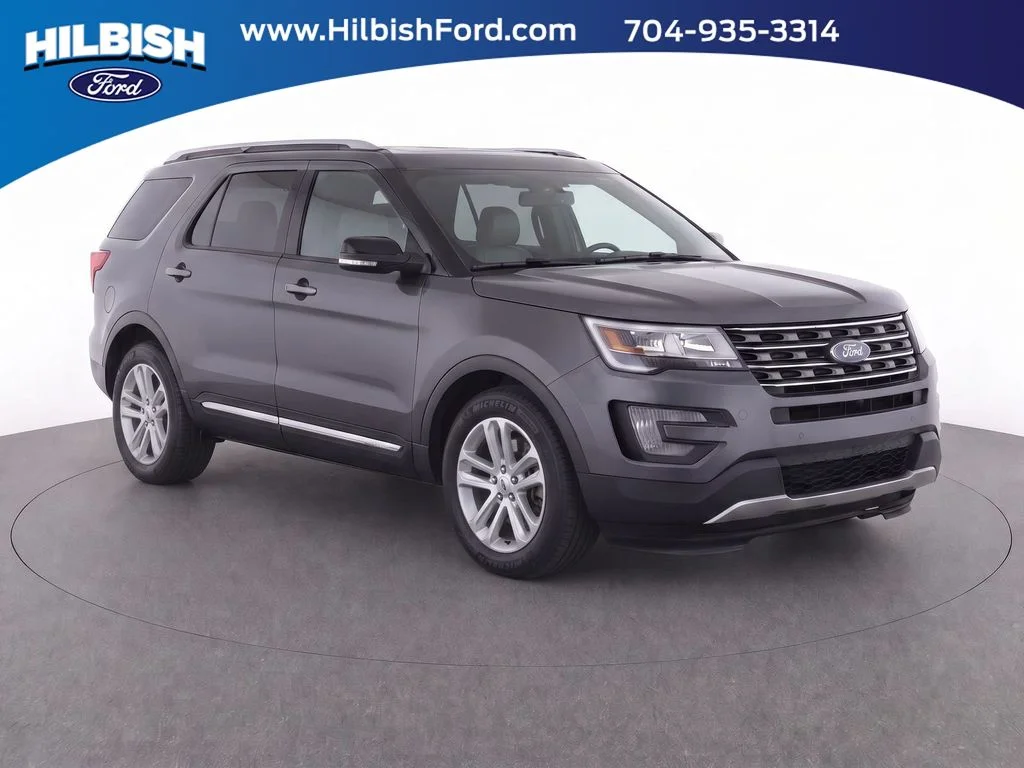 Used 2017 Gray Ford XLT image 1