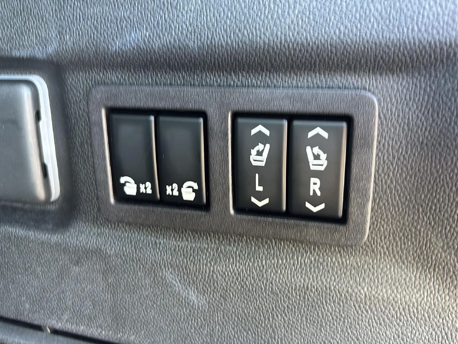 Used 2024 Summit White Chevrolet Z71 image 35
