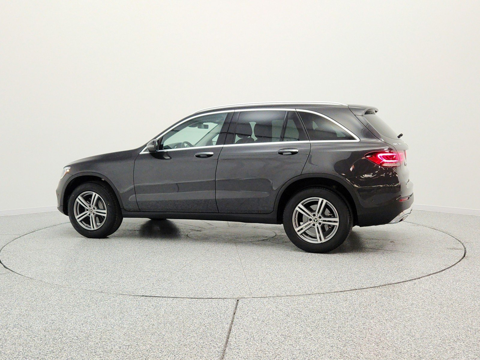 Used 2022 Graphite Grey Metallic Mercedes-Benz GLC 300 SUV image 8