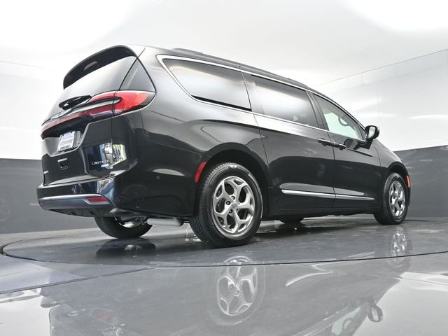 Used 2023 Black Chrysler Limited image 36