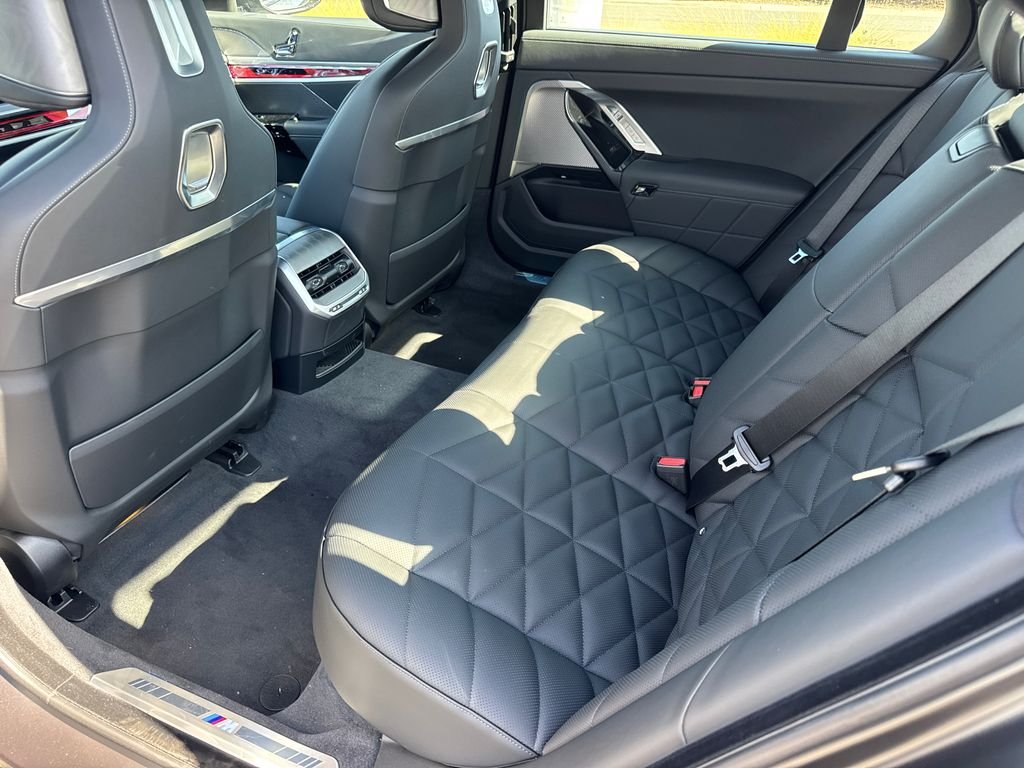 2026 BMW 7 Series 740i - Photo 18
