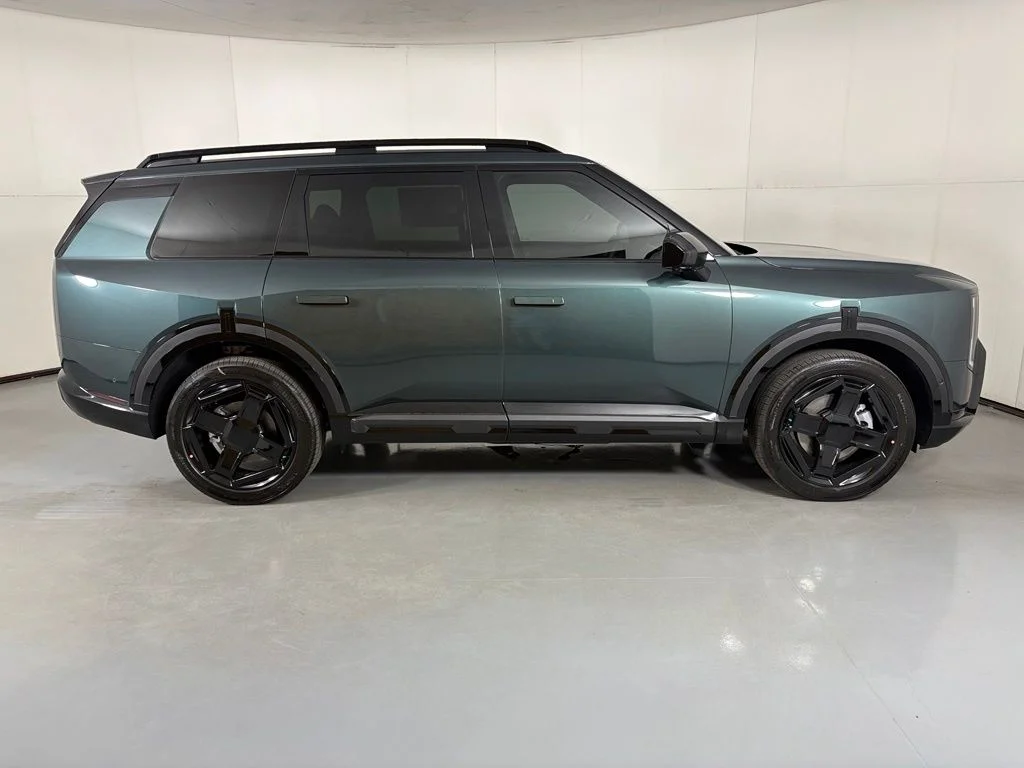 New 2027 Black Jade Green Kia X-Line SX Prestige image 9