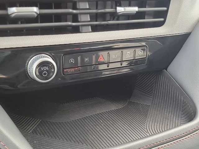 Used 2025 Silver Ford Active image 28
