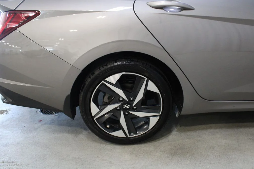 Used 2023  Hyundai Limited image 26