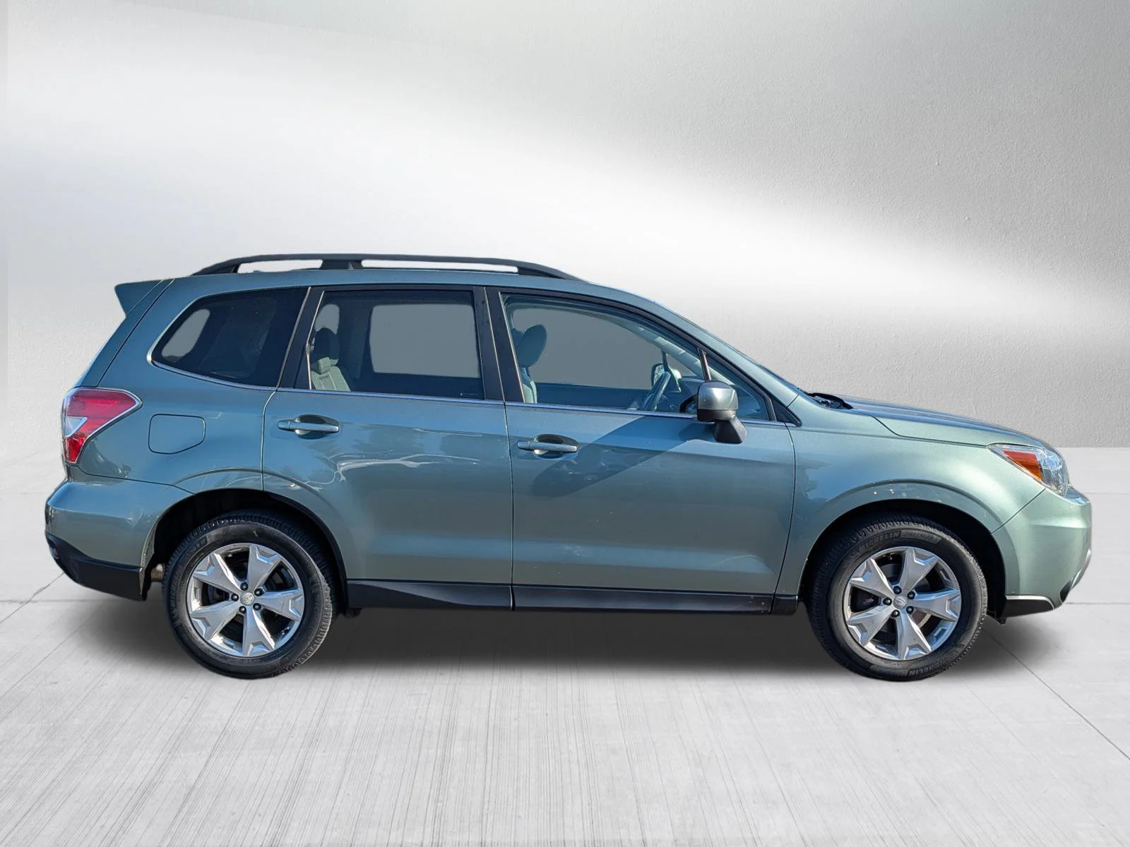 Used 2015 Subaru Forester i Limited with VIN JF2SJAHC3FH450389 for sale in Bloomington, MN