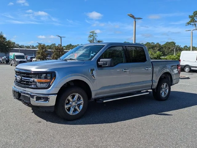 Used 2025 Silver Metallic Ford XLT image 7