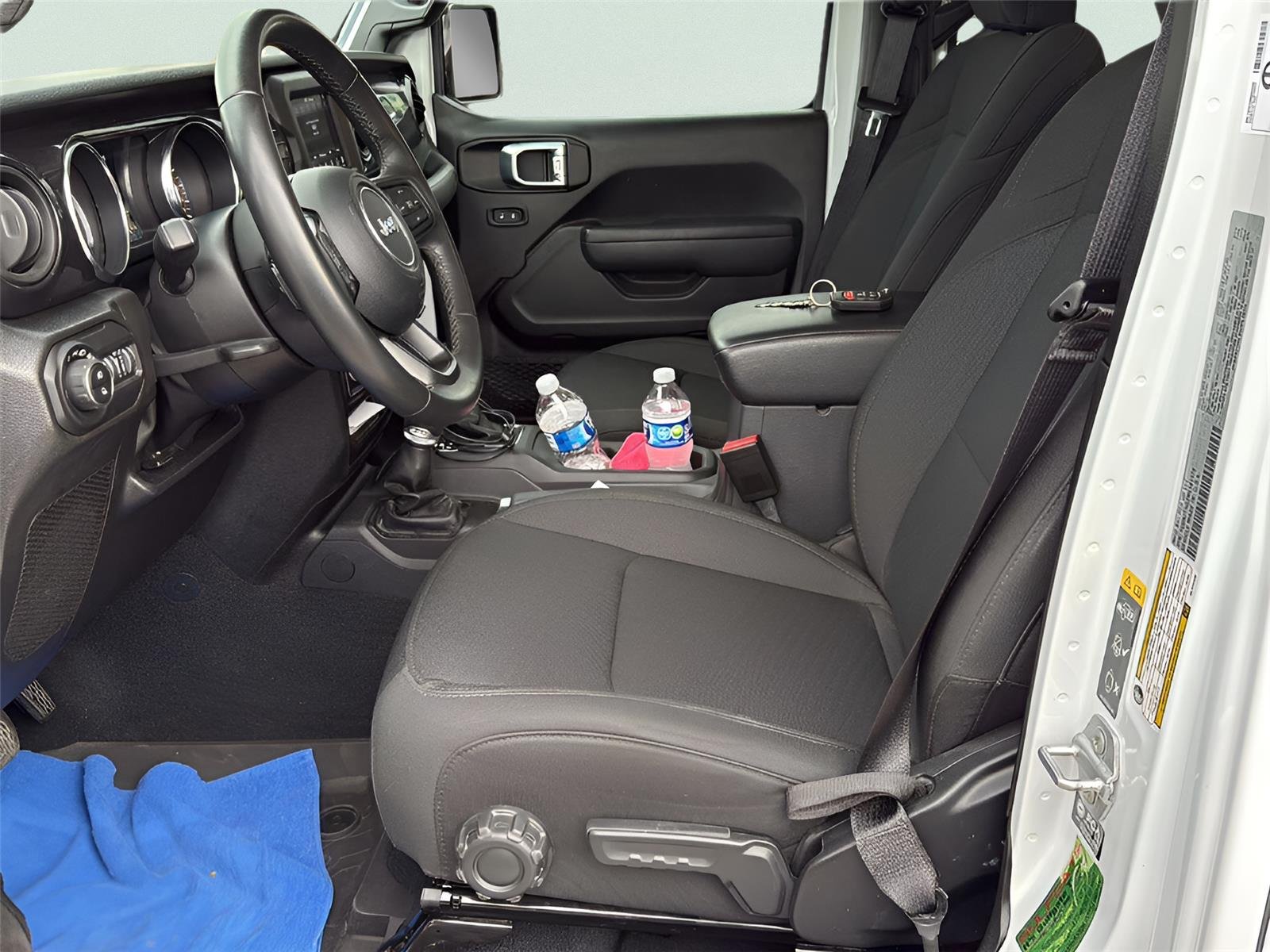 Used 2022 Bright White Clearcoat Jeep Altitude image 4